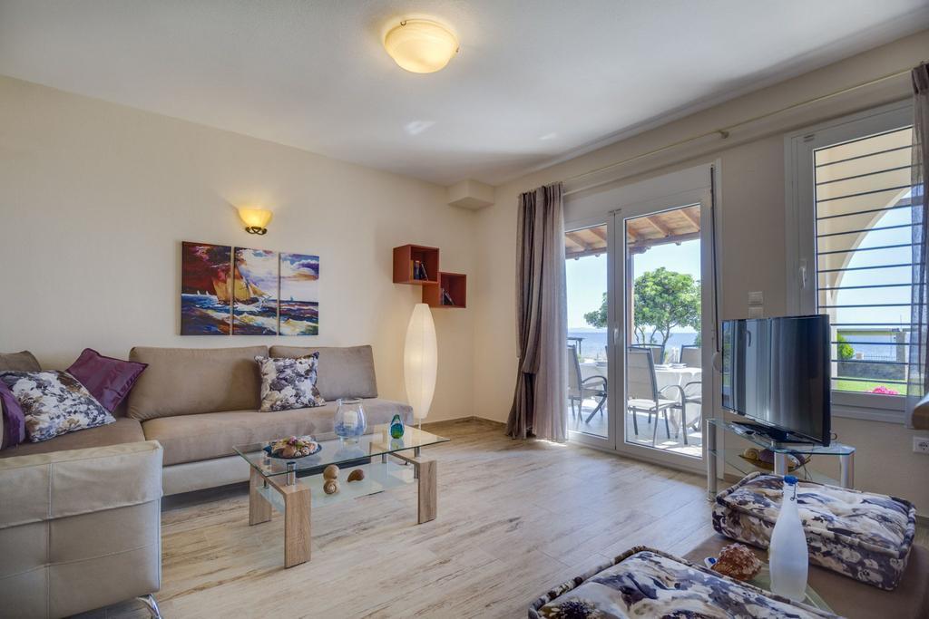 Villa Nefeli - Akti Salonikiou A Áyios Nikólaos Exterior foto